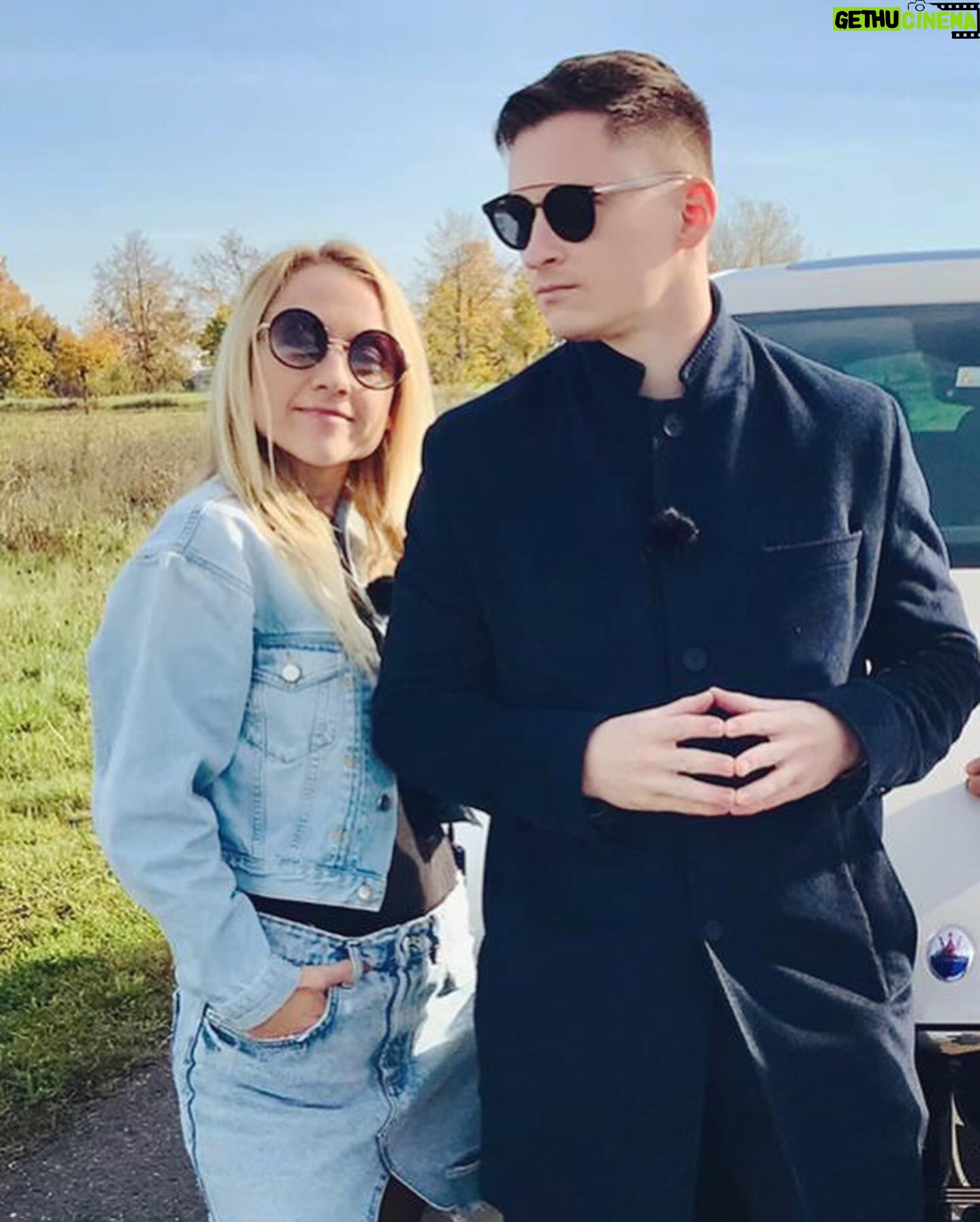 Tereza Tobiášová - 534 Likes - Orgasmickej porod.., stejnej mýtus jako mnohonásobnej orgasmus - kdo nezažije, nevěří.
No, takže jako orgasmickej porod mi přišlo celý tvoření Mikýřovy hysteorie. Bolelo to, fakt jo. Ale bylo to kosmicky nádherný.
Kolegové, díky, že jdeme na obraz!!! A Lorde M., díky, žes nám dal šanci mimo galaxii sítě.
Už dneska (v pondělí) na Coolu ve 21:15 asi přibližně.
A kdo zná Libušku Ajmovou, ať ji pozdravuje!