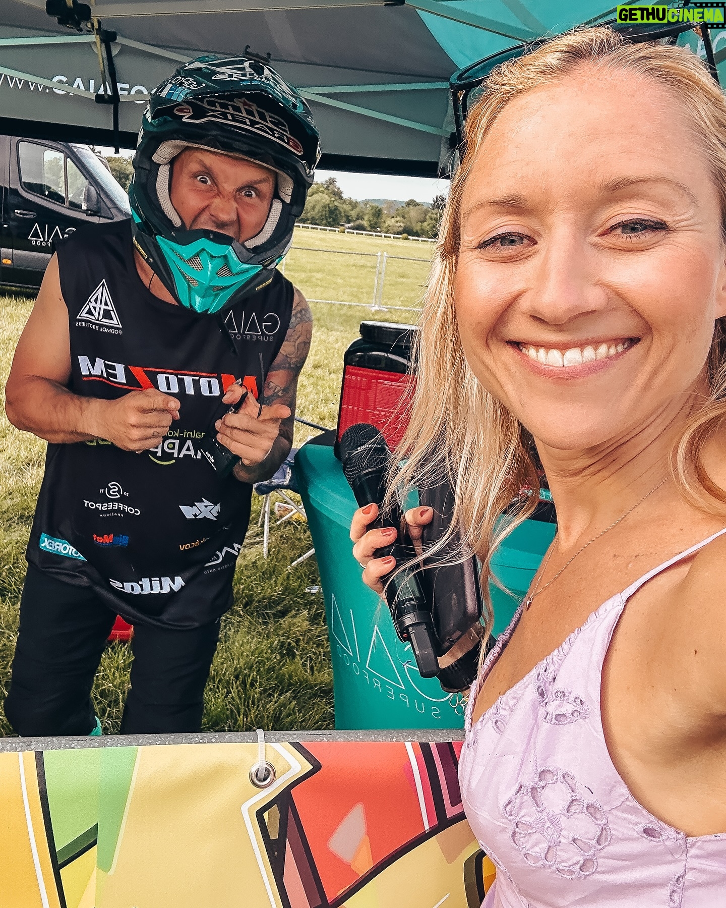 Tereza Tobiášová - 435 Likes - Akce za odměnu 😀❤️🌮🚴👏🏻
Díky @martinamalinaprasilova 🙏🏻
…a kromě těch, co tu jsou vidět, je v čele neviditelných @a.nedvidek. Díky a příště čau!