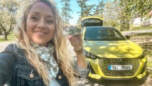Tereza Tobiášová Instagram - Když je dneska ten první máj ❤️ milujte se a množte cokoli pozitivního. A bacha na auta! 
…dneska večer @autosalon.tv na @primacooltv