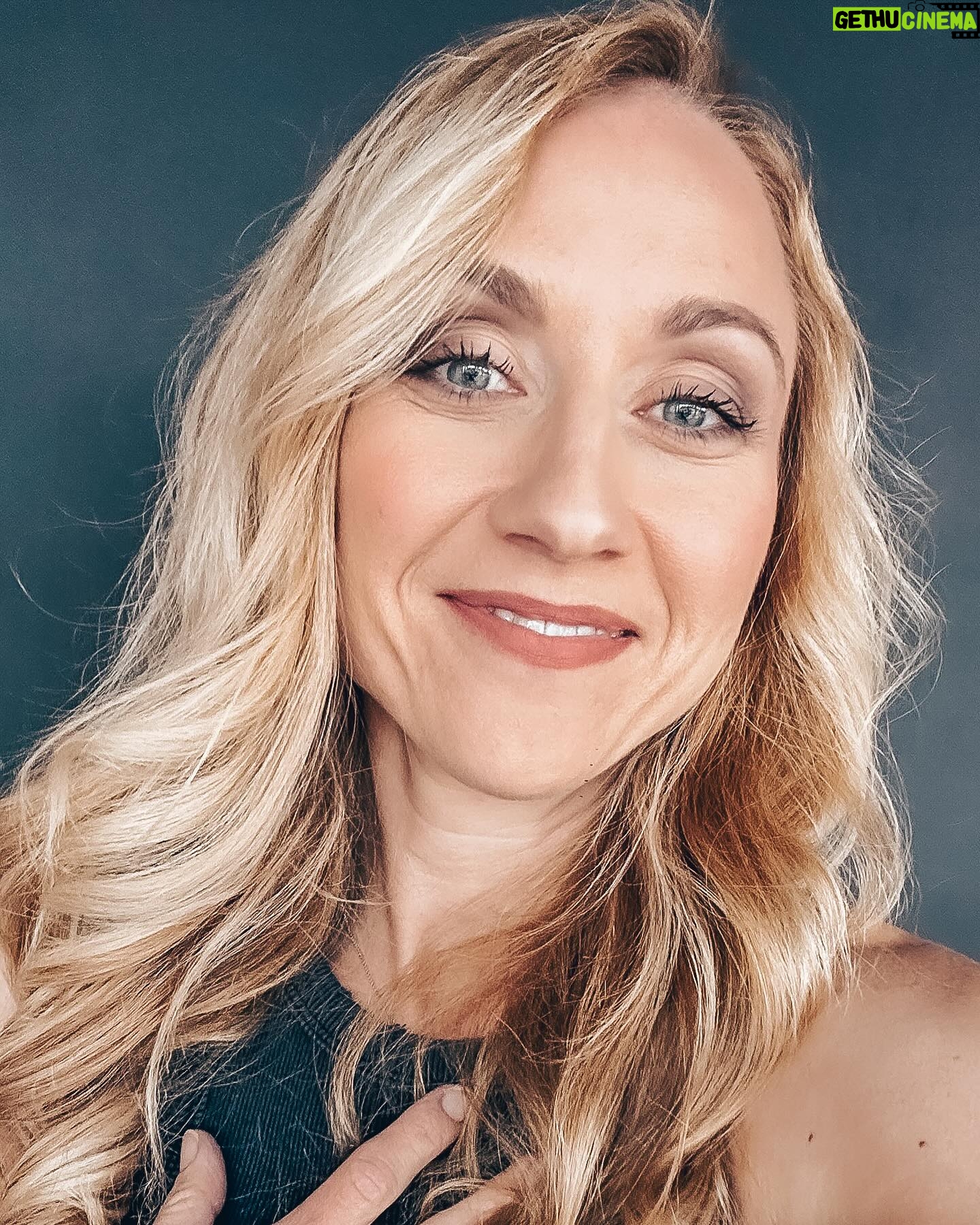Tereza Tobiášová - 0.9K Likes - Díky, drazí ♥️♥️♥️ je mi parádně. Feeling 41 😍🥳😄
@ockotv @ocko.star
Muah @dorotatumova