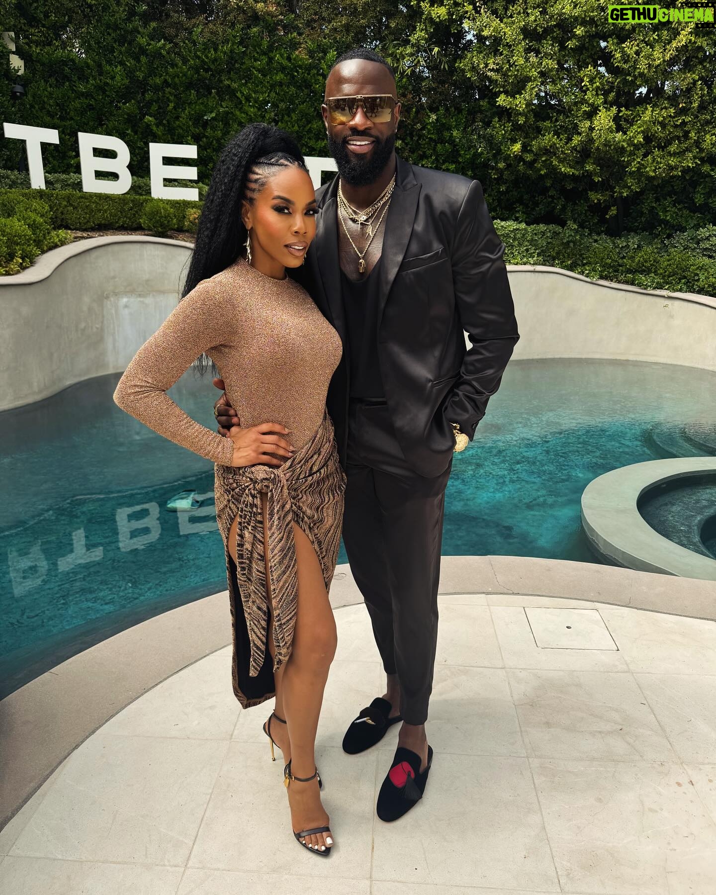 Terrence Terrell - 24.7K Likes - Had some fun this weekend outside with @therealbrandee she been a real one from day one! Came all the way from set to hang with me 🥹❤️ love you deep ! #team #love @kevinhart4real @netflix #netflixisajokefest