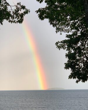 Tess Gerritsen Instagram - Most brilliant rainbow I’ve ever seen. Right off my backyard.