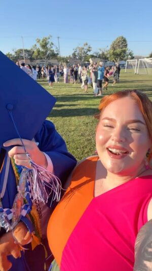 Tess Holliday Instagram - GRADUATED WITH HONORSSSS!! 😭😭 #momlife #momsofinstagram #graduation #proudmom