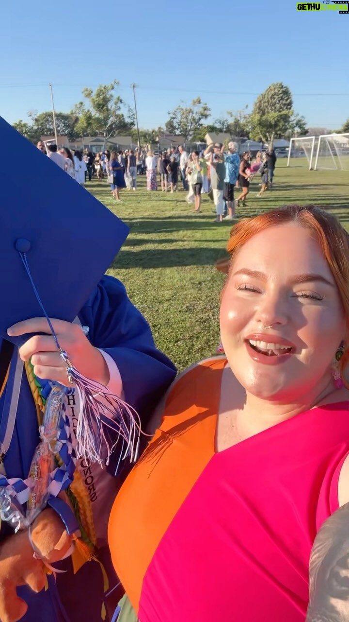 Tess Holliday - 3 Likes - GRADUATED WITH HONORSSSS!! 😭😭 #momlife #momsofinstagram #graduation #proudmom