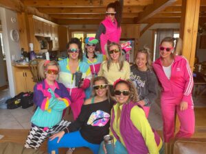 Tessa Bonhomme Instagram - These old bitties turn 40 this year and what a way to kick off the celebrations!! (Was it actually anyone’s bday tho?!)

Still recovering from belly laughs and overindulgence.  Love this crew more than they know. 

#1983 #SoulSisters