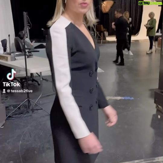 Tessa Bonhomme - 1.3K Likes - HEADSHOT DAY!!!! Lil’ BTS action for ya. All in all, it was a great success!