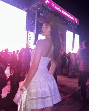 Tessa Brooks Instagram - Yeehaw @jamesonus #mustbeajameson
@stagecoach