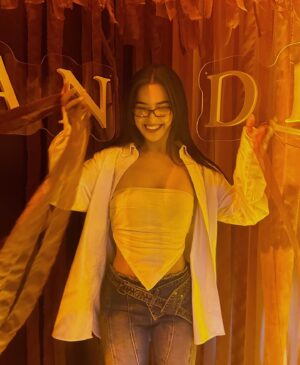 Tessa Brooks Instagram - A fun day celebrating the #UDfacebond foundation launch with @urbandecaycosmetics ❤️ #UrbanDecayPartner