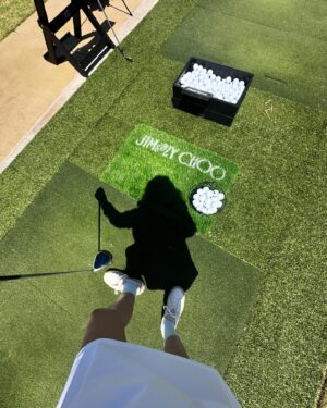 Tessa Brooks Instagram - Love a golf day with @jimmychoo @malbongolf ⛳️