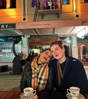 Tessa Rao Instagram - Christchurch was a dream ✨ And my first proper chance to catch up with some amazing humans while touring! Highlights include beautiful reunions, chilly early morning river runs (my ears cannot take the cold), and spending every chance I got staring at the @isaactheatreroyal ceiling 🧚🏽‍♀️
