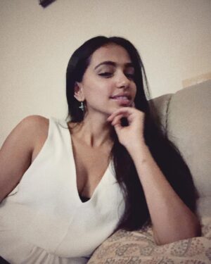 Tessa Vellara Instagram - U must not know about me