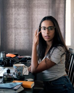 Tessa Vellara Instagram - A pair of glasses can take your Halloween outfit a long way 
@makeupbytanvianand
@_meister_meister_