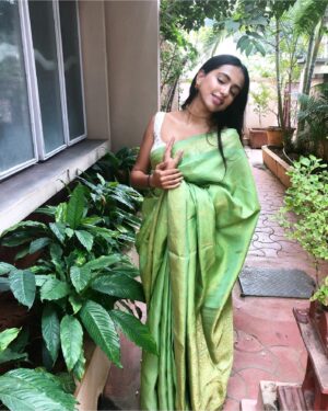 Tessa Vellara Instagram - When the goss is gooooood 
Photographed by my  weekend mommy @sanjanaarjun