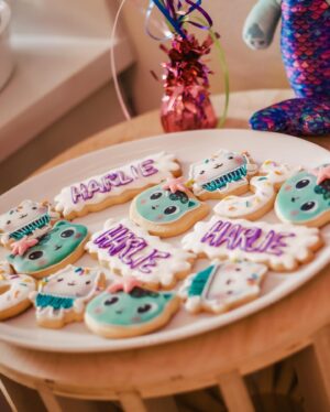 Tetona Jackson Instagram - Well… Harlie’s Dollhouse was a success! Thank you to everyone who made this party possible. Thank you @theprettyproject_ for capturing these precious moments. And a huge thank you to everyone who came out and celebrated Harlie’s special day with us 🫶🏾. Party planning is fun but I definitely need a break 🫠