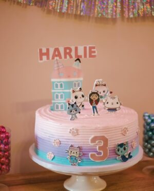 Tetona Jackson Instagram - Well… Harlie’s Dollhouse was a success! Thank you to everyone who made this party possible. Thank you @theprettyproject_ for capturing these precious moments. And a huge thank you to everyone who came out and celebrated Harlie’s special day with us 🫶🏾. Party planning is fun but I definitely need a break 🫠