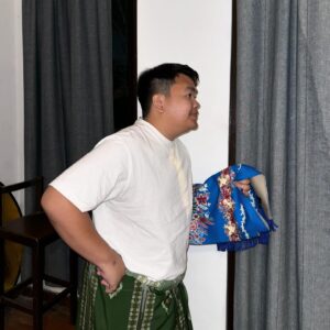 Teuku Rizky Muhammad Instagram - hari ini gua mau kasih sedekah dengan cara yang ga biasa, gua minta lo untuk tag temen lo yang menurut lo harus dikasih sedekah dan jelasin alasannya kenapa.
Gua ga mau sebutin nominalnya berapa, tapi InshaAllah cukup buat buka dan sahur 2 hari kedepan. Gua tunggu sampe jam 17.30 ya