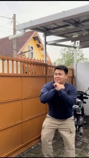 Teuku Rizky Muhammad Instagram - Selamat malam dan selamat malam minggu dari keponakan kak Gem (bude tomboy)