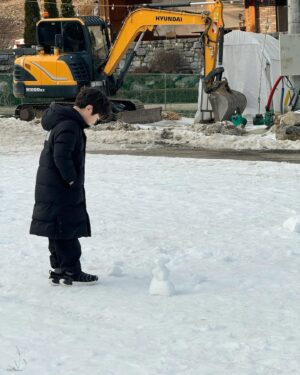 Thakorn Promsatitkul Instagram - อยากให้ที่ไทยมีหิมะบ้าง ทำไงดี ❄️