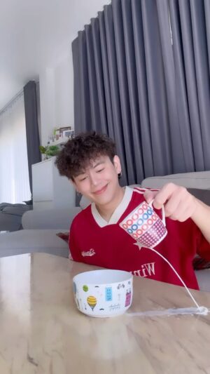 Thakorn Promsatitkul Instagram - ทำไมกัน ทำไมหนอ  i don’t know why 🥲