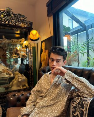 Thakorn Promsatitkul Instagram - Im ma kiss u right 💋