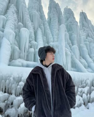 Thakorn Promsatitkul Instagram - อยากให้ที่ไทยมีหิมะบ้าง ทำไงดี ❄️