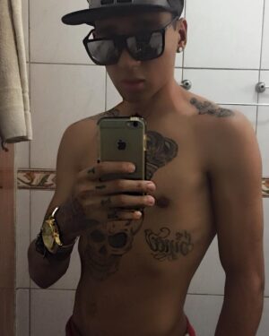 Thales Egidio Instagram - Não sou o Dono Do Mundo 🌎 
Mais Sou o Filho Do Dono💥 
#tattoo #tatuagem #tatuado #modelo #influencer #influencerdigital #photography #thalesegidio #villanuevapadalecki