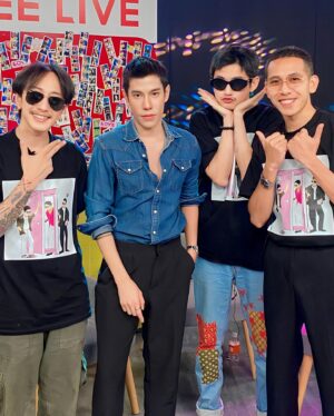 Thamrong Cunpisut Instagram - เจอละ ตัวต้นเรื่อง ! เจ้าของท่อนเพลงหลอนหู “มงคลเปิดประตูให้เปี๊ยกหน่อย” เป็นการสัมภาษณ์ที่วุ่นวายมากกกก ถามไรไปชีลืมคำถามหมด 555555555
#มงคลนี่เปี๊ยกเอง 
#slum