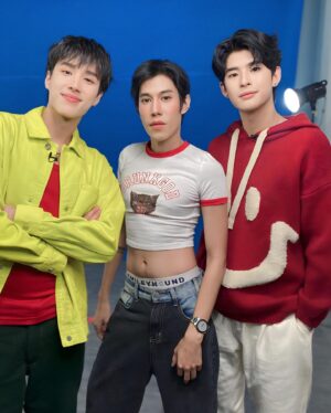 Thamrong Cunpisut Instagram - มีคนเอาเสื้อแมวมาใส่ 🤣
#น้องทั้งสองคนน่ารักมากทำงานสนุกมากปลื้ม
#แฟนต้าตัวจี๊ดxมาร์คนีโอ
#neo_neos  #mmarkpkk 
#มาร์คนีโอ