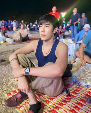 Thamrong Cunpisut Instagram - มางานหมอลำครั้งแรก สนุกมากเลยว่ะ 
#มีครั้งสองแน่นอน