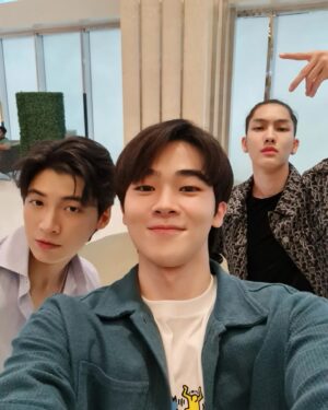 Thanawat Uthaikitwanit Instagram - 👦🏻🧏🏻‍♂️🧔🏻‍♂️