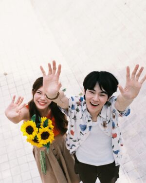 Thanawat Uthaikitwanit Instagram - เธอเปลี่ยนโลกนี้ 
ที่เป็นสีเทา เป็นสีรุ้งที่มีแค่เรา 🌈🌞🌊🐠

cr. @a2m.film_ ⭐️ #bommu_อยู่กับฉันได้รึเปล่า