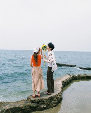 Thanawat Uthaikitwanit Instagram - เธอเปลี่ยนโลกนี้ 
ที่เป็นสีเทา เป็นสีรุ้งที่มีแค่เรา 🌈🌞🌊🐠

cr. @a2m.film_ ⭐️ #bommu_อยู่กับฉันได้รึเปล่า