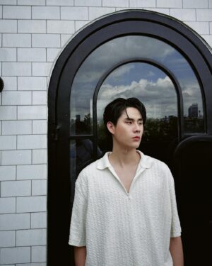 Thanawin Pholcharoenrat Instagram - Caption this for me