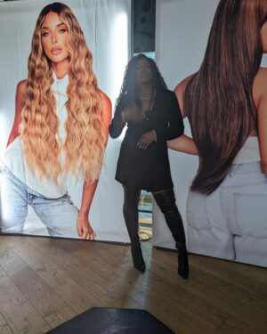 Thanyia Moore Instagram - Okay so hear me out....!

Last night I went to celebrate the beauty, the living icon, @mayajama and her collaboration with @beauty_worksonline 💫 

First of all, THANK YOU MAYA for inviting me 🥰💜

Secondly, if you're into hair extensions, I highly recommend these. There were samples there last night and they felt so soft 😍 They're natural so you can dye them and pretty much style them how you want! But here's the bit that peaked my interest... You can buy a CLIP ON FRINGE 😍😍 So, if you see me with my bald head and a fringe, MIND YA DAMN BUSINESS 👀😭😂🫶🏾

Always a pleasure to catch up with the beautiful vibe that is @realmandyvee 😘

Sidenote: I need to blend my make-up more... The patchwork that is my face, is killing me 😭😂 (wait till you see my 360) @harriotsglam, I tried to channel you but clearly the reception wasn't working 😭😂