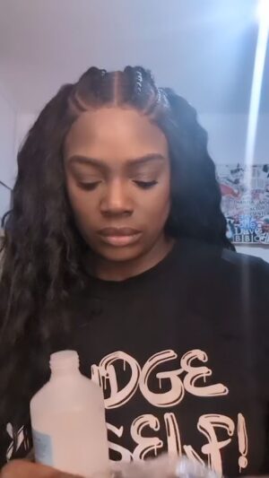 Thanyia Moore Instagram - My wig girlies know, this is THE BEST FEELING 🥰

HaVe yOu gOt YoUr tIcKetS fOR mY LIVE RECORDING oF My NEw OnE HoUr?