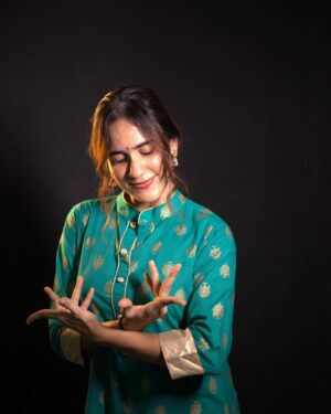 Thasha Krishnakumar Instagram - DIYA ♥️

Special thanks to @vaanavil.vastragrah for sponsoring all my outfits in Veera ♥️

Forever grateful akka ♥️ @vaanavil.vastragrah ! The outfits were superrr comfortable! ♥️