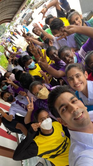 Thasha Krishnakumar Instagram - Not all of us can do great things, but we can do small things with great love ~ Mother Teresa ♥️

Thank you for the unconditional love and support that you have been showering upon the entire team of #Magarantham ♥️ Everything is for you and because of you ♥️

The love from children is one of the purest forms of love and we are blessed to receive so much love and kindness from all of you ♥️

#teammagarantham
#magarantham #astroseries #love