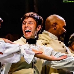 Thayne Jasperson Instagram - 🎷A moment captured at curtain call opening night 😃 @hamiltonmusical 
•
•
#SeaburysFreeThoughts #Joyful 😁#Broadway #Hamilton 📷: @bwaysho 🥸🤩