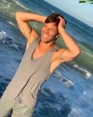 Thayne Jasperson Instagram - 🌊... the SEA... it calls ME...🐚
•
•
#SeaburysFreeThoughts #Mermaid🧜🏼‍♂️
#Hamilton #SeaLife