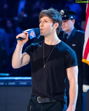 Thayne Jasperson Instagram - National Anthem @nyknicks game🇺🇸🎤
•
#NewYorkKnicks #😃🤩#SeaburysFreeThoughts