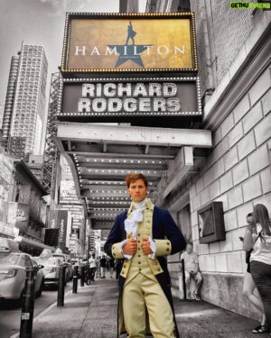 Thayne Jasperson Instagram - A lil Laurens soirée 🇺🇸
#SeaburysFreeThoughts #Hamilton 📷: @ghaney22