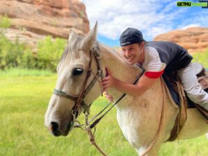 Thayne Jasperson Instagram - 🐎Stood on a horse…
•
•
#Spirit✨#WyominUtahKid @roam.outdoor.adventures #SeaburysFreeThoughts #Hamilton