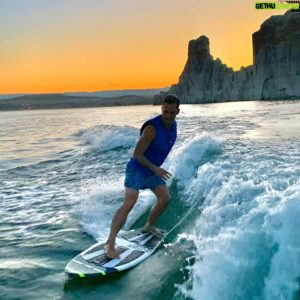Thayne Jasperson Instagram - Happy Thanksgiving Y’all 🏄🏻‍♂️
•
•
#SeaburysFreeThoughts 
#InTheEyeOfTheWave #Hamilton #ThankfulForAllOfYOU💕