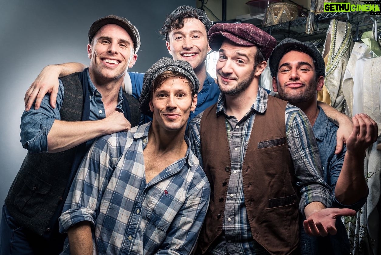 Thayne Jasperson - 10K Likes - 🗞Newsies reunited!📰 Celebrating 25 years of @disneyonbroadway •
•
#Disney #Broadway #NewsiesForever
#KingsOfNewYork @bcefa @newsies