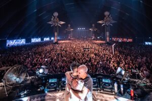The Prophet Instagram - IT'S DEFQON.1 WEEKEND EVERYONE! ❤️ Wishing you all an amazing time - who knows, you might even run into me as a fellow festival-goer! 👀

-

#djtheprophet #theprophet #defqon1 #throwback