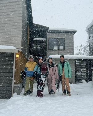 Theeradej Wongpuapan Instagram - แพัในความแอ็ค😬❄️👋🏠❄️ #shimogoryohouse