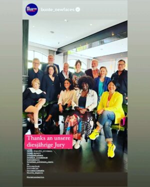 Thelma Buabeng Instagram - Ich muss noch immer klarkommen auf  die letzten beiden Tage...Dayummm 🔥
Was ein (wundervoller) Ritt

Vielen Dank an @bunte_newfaces für euer Vertrauen in mich als Jurorin und Moderatorin der Preisverleihung 🏆
Es war mir wirklich ein Fest und an dieser Stelle nochmal Glückwunsch an alle Nominierten und Gewinner:innen des Abends. 
Ich feier euch hart 👏🏿💯

Vielen Dank auch an das gesamte Team für die großartige Betreuung vorab und vor Ort! 
Ihr seid der 🔨 (Lea, Oyinda, Katharina, Vanessa,  Elena &Chris) 🙏🏿💯

Meinen Sistas @celinabostic @dj__nomi @annabelle_mandeng @ukai_ndame @akoma_camara @daisydeeofficial danke für euren Support und eure Liebe. 
Love you a lot 👸🏿💯

Styling: @beagystyle 🙏🏿💯
Schmuck: @swarovski @karlaotto 🙏🏿💯
Outfit: @thekemiststore 🙏🏿💯
📸 @jasonharrellphoto 🙏🏿💯

#buntenewfaces #award #host #parteafterparte #moderation #thankyou 
💃🏿🖤🙏🏿