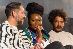 Thelma Buabeng Instagram - Unser erstes @peopleofdeutschland & Friends-Panel, von @thelmabuabeng moderiert, befasste sich mit der Frage: 

„Rechtsruck in Deutschland. Was passiert jetzt eigentlich nach den Demos?” 

Mit dabei: @mirrianne_m, Gastautorin, Stadtverordnete der Stadt Frankfurt, Bündnis 90/Die Grünen. Mirrianne ist selbst eine so mutige Person und Thelma sprach mit ihr darüber, was Menschen tun, denen vielleicht jetzt gerade ein wenig Mut fehlt und was Mirrianne zur Zeit von ihren Mitmenschen erwartet.

@giannijovanovic78, Autor, Moderator, Aktivist: 
Als Vorbild in der Migra-Community insgesamt und in der Sintize und Romnja Community im speziellen, vor allem seit seinem Auftritt bei der „Besten Instanz“, wollten wir von Gianni wissen, was sich seitdem geändert hat und ob man uns mehr zuhört?

@tyronricketts, Produzent, Schauspieler, Moderator, Unternehmer. Er fördert in der Filmindustrie mit @panthertainment vor allem erfolgreich Produktionen in denen BIPOCs vorkommen, wie z.B. Sam ein Sachse auf @disneyplusde Wir wollten wissen, ob die Botschaft, dass wir Teil dieser Gesellschaft sind, angekommen ist und waren sehr stolz und glücklich, dass auch Schauspieler aus dem Cast von SAM  Ein Sachse im Raum waren, wie z.B. Hauptdarsteller @malick.bauer und Schauspieler @daniel_dee_klare.

Dr. Reyhan Sahin aka @dr.bitch_ray, Wissenschaftlerin, Autorin, Bildungsreferentin, Aktivistin, Rapperin sprach auch darüber, dass wir auch innerhalb unserer Communities auch Diskrepanzen haben, über die wir nicht hinwegsehen dürfen und dass diskriminiert zu sein nicht davor schützt auch selbst zu diskriminieren.

Frank Joung, Journalist, Moderator und Podcaster (@halbekatoffl) Nach all den Jahren als Podcaster kann er die Stimmung und Stimmen der Migras vor allem zu aktuellen Themen sehr gut beobachten und Thelma sprach mit ihm darüber, welche Tendenzen er sieht und ob mit Angst oder Hoffnung in die Zukunft schaut.

Danke an alle Beteiligten, es war wunderbar!! Danke @thelmabuabeng für die tolle Moderation!

📸: Thomas Rafalzyk