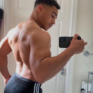 Theo Graham Instagram - 6 weeks out of 8 into a Bulk... From coming out of lockdown at 62KG to 73KG (so far) courtesy of @conditionedbyscience thanks for the guidance brother ✨ gutted I don’t have more time but we go again in November.