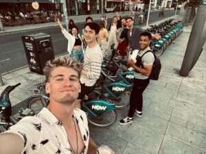 Theo Graham Instagram - ✨ 

@fatenetflix